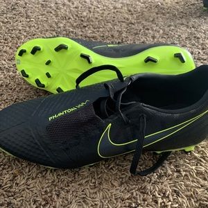 Nike phantom venom academy soccer cleats